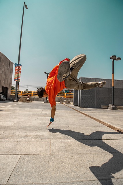 Parkour w Cieniu Architektury: Jak Projektanci Miejsc Zmienili (i Zniekształcili) Nasz Plac Zabaw